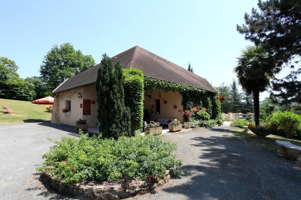Hotel Le Clos Roussillon Pres De Sarlat Вітрак Екстер'єр фото