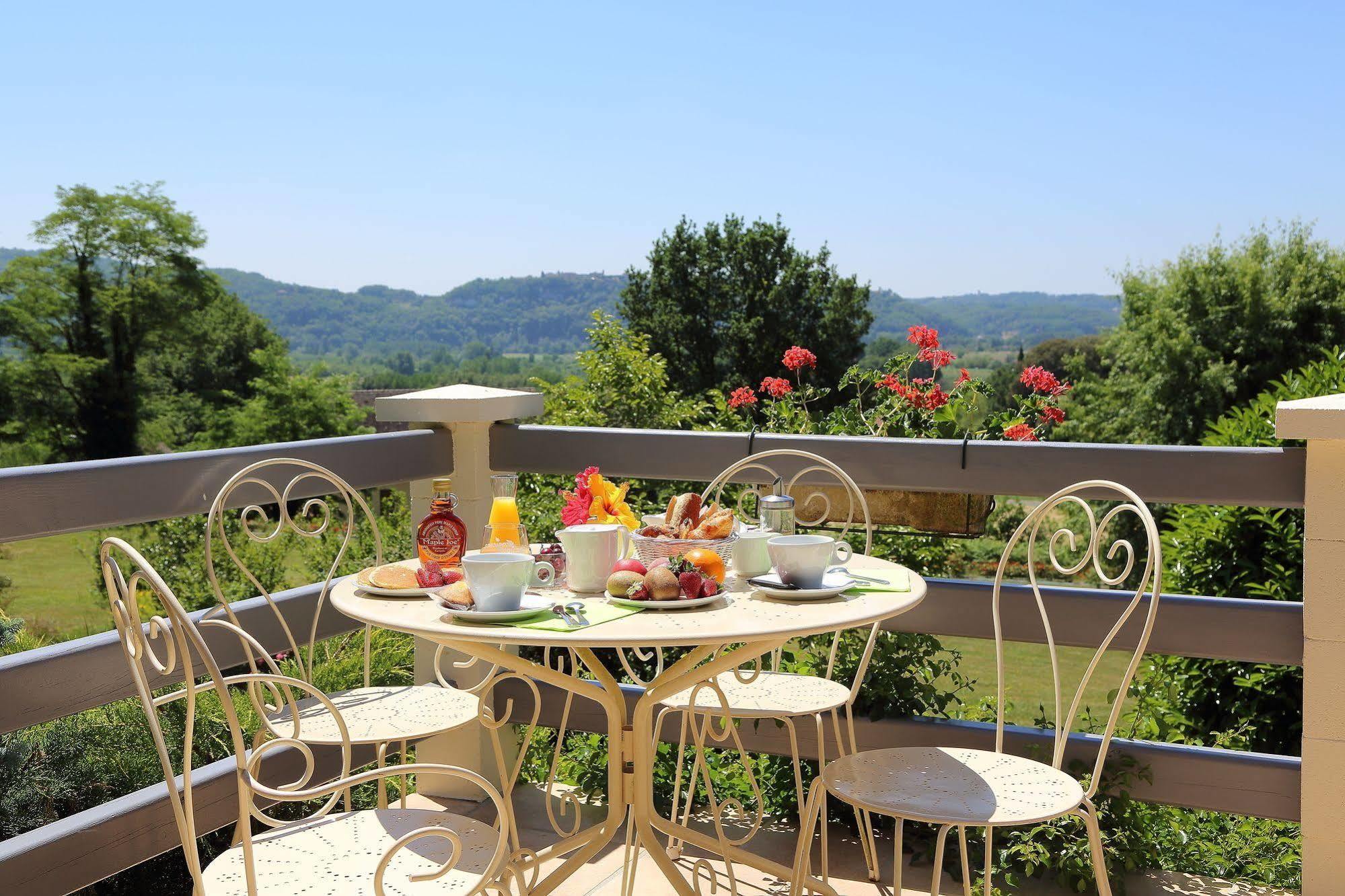 Hotel Le Clos Roussillon Pres De Sarlat Вітрак Екстер'єр фото