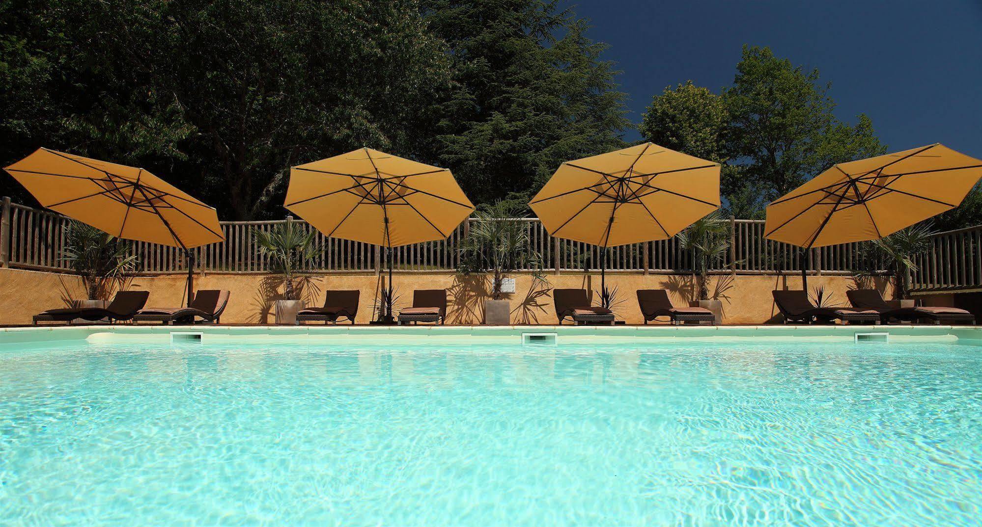 Hotel Le Clos Roussillon Pres De Sarlat Вітрак Екстер'єр фото