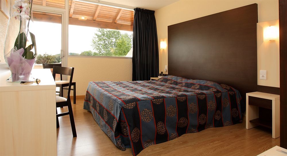 Hotel Le Clos Roussillon Pres De Sarlat Вітрак Екстер'єр фото